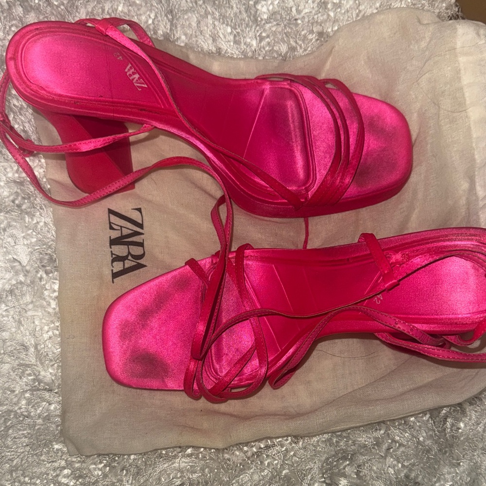 Zara Women's Fuchsia Strappy Heels